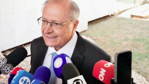 O vice-presidente Geraldo Alckmin disse ter 'enorme admiração' pela ministra Simone Tebet 