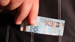 Lote extra de R$ 1,5 bilhão do abono salarial será pago para mais de 1,6 milhão de trabalhadores. 