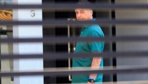 O ex-presidente Jair Bolsonaro foi condenado a 27 anos e 3 meses por tentativa de golpe de Estado.