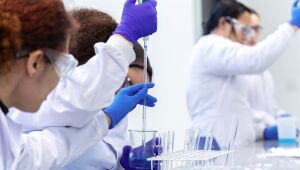 Aula profissionalizante no Senai; chamada pública atraiu 13 iniciativas do terceiro setor, 12 do poder público e 8 do setor privado. 