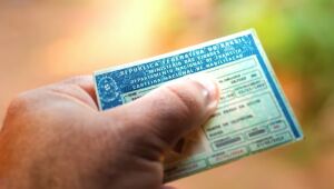 Apesar do fim da obrigatoriedade das aulas, as provas continuarão sendo obrigatórias para obter a CNH. 