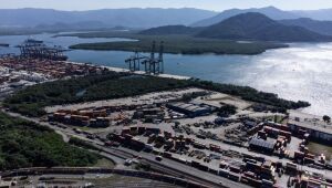 Governo quer usar fundo da Marinha Mercante para financiar ferrovias ligadas a portos.