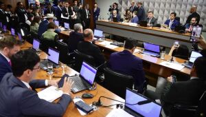 CPMI do INSS rejeita quebra de sigilo de Boudens e aprova investigação sobre sindicato ligado a irmão de Lula.