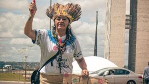 Vilma Marques toma posse como primeira mulher cacica de Nioaque em cerimônia na Aldeia Água Branca.