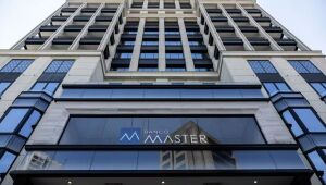 Banco Master é suspenso de conceder consignados após volume de reclamações de aposentados, segundo o INSS.