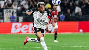 osé Martínez está fora do clássico com o Santos após faltar a cinco treinos no CT do Corinthians.