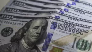 O dólar avança após três quedas