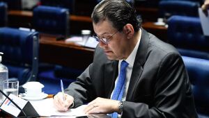 O relator da MP do setor elétrico, Eduardo Braga 