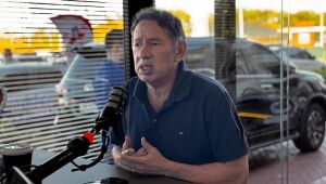 Presidente da Assembleia Legislativa, Gerson Claro participa de entrevista durante o 3º Congresso dos Municípios de MS, em Campo Grande.