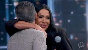 Gracyanne Barbosa abraça Luciano Huck e se emociona após convite para voltar à 'Dança dos Famosos' em 2026.