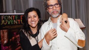 Regina Casé ao lado do marido, Estevão Ciavatta, em foto de setembro de 2022.