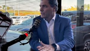 Prefeito Marcos Calderan conversa com o Jornal À Crítica no 3º Congresso dos Municípios de MS, em Campo Grande.