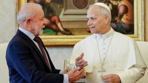 Lula relata afinidade com papa Leão XIV e diz que pontífice poderá visitar o Brasil em breve.