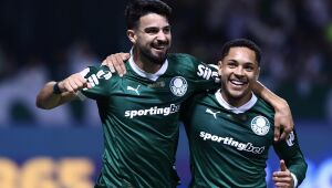 Flaco López e Vitor Roque comemora gol contra o Vasco.