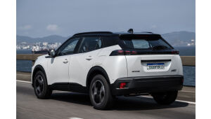Campanha da Peugeot inclui bônus na troca, revisão gratuita e condições especiais de financiamento em modelos da linha 2026.
