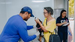 Mais de 48 mil cães e gatos já foram vacinados contra a raiva em Campo Grande; campanha segue com visitas casa a casa