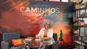 Jussara Mathos autografa livro sobre autoconhecimento na Bienal Pantanal em Campo Grande nesta sexta, às 18h.