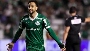 Felipe Anderson comemora gol da vitória do Palmeiras sobre o Juventude em Caxias do Sul. 