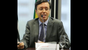 Artur Gomes da Silva Neto é suspeito de ter recebido R$ 1 bilhão em propina 