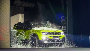 Jeep Avenger recria a entrada histórica do Grand Cherokee no Salão de São Paulo 2025