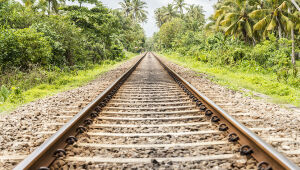 Governo lança plano ferroviário com oito leilões em 2025 e mira destravar projetos como a Ferrogrão.