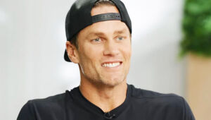 Tom Brady clonou a cadela Luna, adotada com Gisele Bündchen; nova pet, Junie, é geneticamente idêntica.