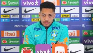 O atacante Vitor Roque