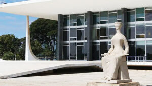 O governo do Rio de Janeiro tem até esta segunda-feira (17) para entregar ao Supremo Tribunal Federal (STF) os documentos exigidos sobre a Operação Contenção