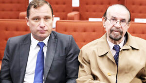 O tenente-coronel Mauro Cid e seu advogado Cezar Bitencourt no STF 