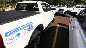 MS entrega caminhonetes a 14 cidades para reforçar combate à dengue