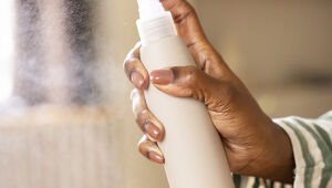 Confusão por moto de aluguel termina com uso de spray de pimenta em mulher em Campo Grande.