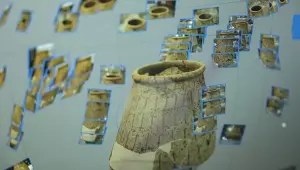 Modelo 3D de vaso marajoara permite interação em realidade aumentada no Biodesign Lab da PUC-Rio.