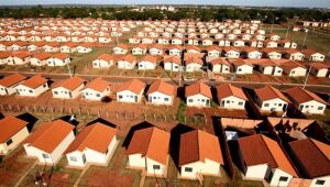 Prefeitura lança programa habitacional que vai regularizar imóveis e beneficiar 10 mil famílias na Capital