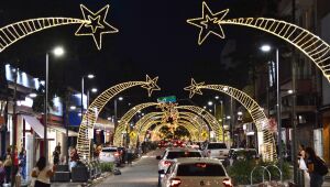 Campo Grande se ilumina com o Natal dos Sonhos 2025, que une decoração, cultura e solidariedade em todas as regiões.