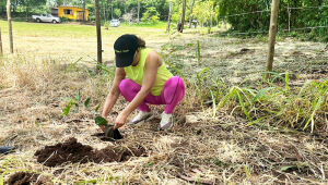 Alunas do Estúdio Sabrina Basílio durante o percurso na Trilha do Agrião, conectando movimento e natureza.
