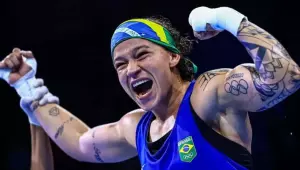 Beatriz Ferreira perde luta, título mundial dos pesos leves e invencibilidade em Monte Carlo