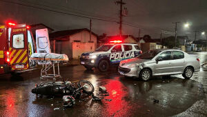 Acidente ocorreu no Jardim Jacy; motociclista foi levado à Santa Casa