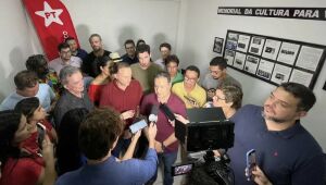 Fábio Trad concede entrevista ao lado de Vander Loubet após confirmação da pré-candidatura pelo PT ao governo de Mato Grosso do Sul. Anúncio foi feito neste sábado (13), em Campo Grande.