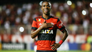 Venda de Vinicius Júnior ao Real Madrid é vista como marco para o fortalecimento financeiro e esportivo do Flamengo.