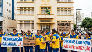 Trabalhadores dos Correios em MS decidem nesta terça-feira (23) se entram em greve por tempo indeterminado.