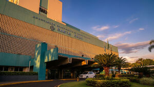 Acordo entre a Santa Casa de Campo Grande e sindicatos define pagamento do 13&ordm; salário em duas parcelas e encerra mobilizações de trabalhadores.