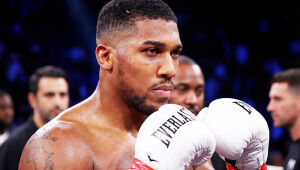 Anthony Joshua sofreu acidente de carro na Nigéria que deixou duas pessoas mortas, segundo jornal britânico.