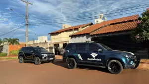 Viaturas durante operação na manhã desta quarta-feira