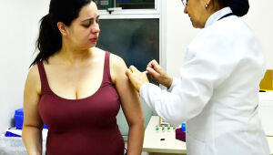 Gestantes a partir da 28ª semana já podem se vacinar contra o VSR nas unidades de saúde do MS.