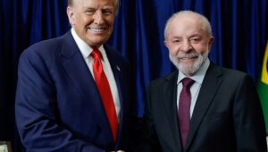 Lula e Trump conversaram sobre tarifas de exportação e cooperação contra crime organizado durante ligação nesta terça-feira.