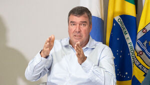 Pesquisa em Campo Grande mostra Riedel com 66% de aprovação e Lula com desaprovação de 50,5% entre eleitores ouvidos.