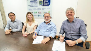 Presidente da Fecomércio/MS, Edison Araújo e a diretora regional, Jordana Duenha fecharam mais uma parceria com o Governo do Estado.