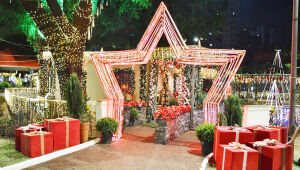 Praça Ary Coelho iluminada para o Natal dos Sonhos recebe famílias com shows, desfile natalino e atrações culturais neste fim de semana.