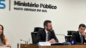 Procurador-geral de Justiça, Romão Ávila Milhan Junior, apresenta o balanço de 2025 do MPMS durante coletiva com jornalistas em Campo Grande.