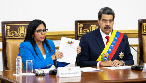 A vice-presidente da Venezuela, Delcy Rodríguez, exigiu na manhã deste sábado (3) provas de vida do presidente Nicolás Maduro